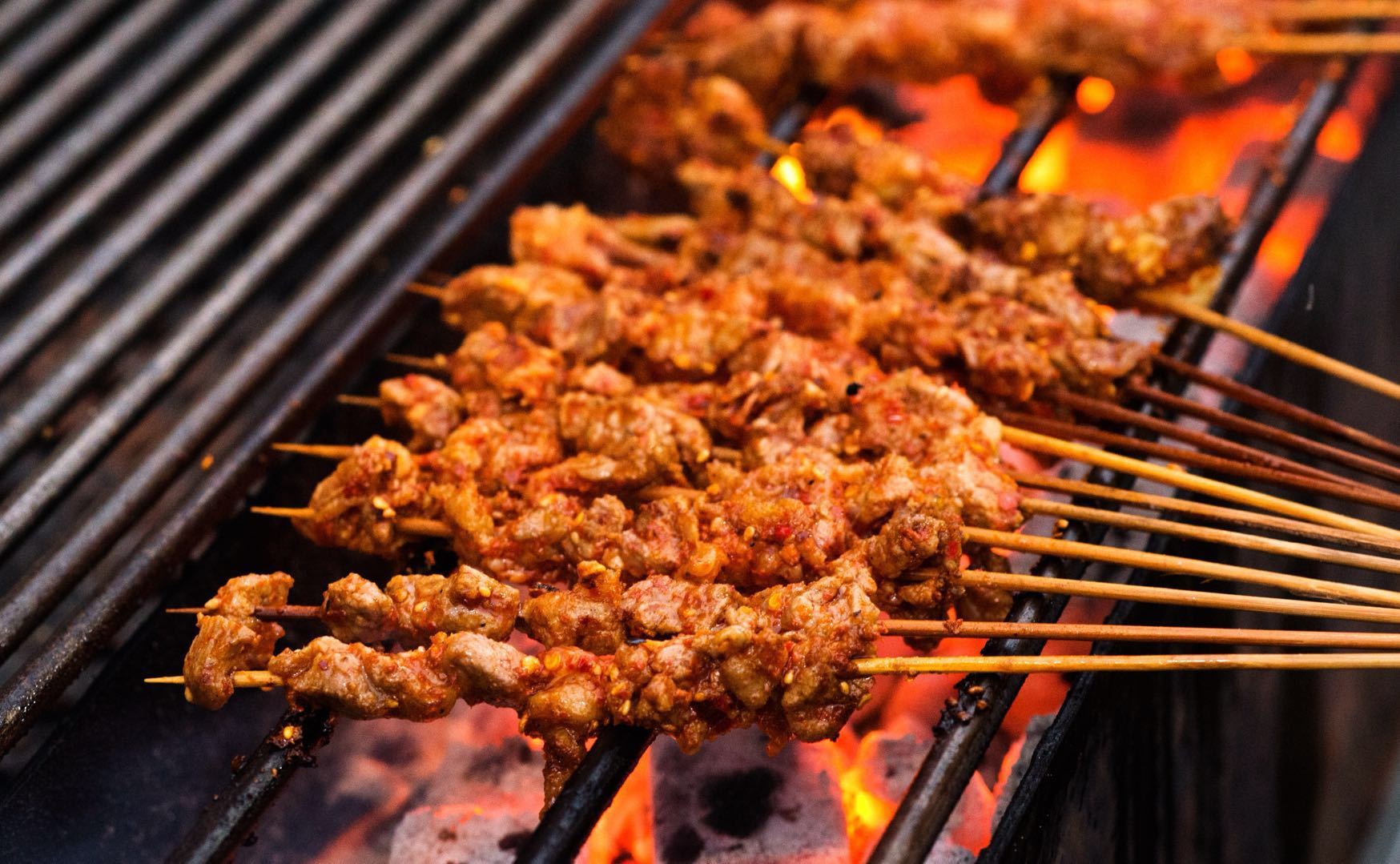 周末想要享受美味无比的烧烤时光吗,现在就来这里吧