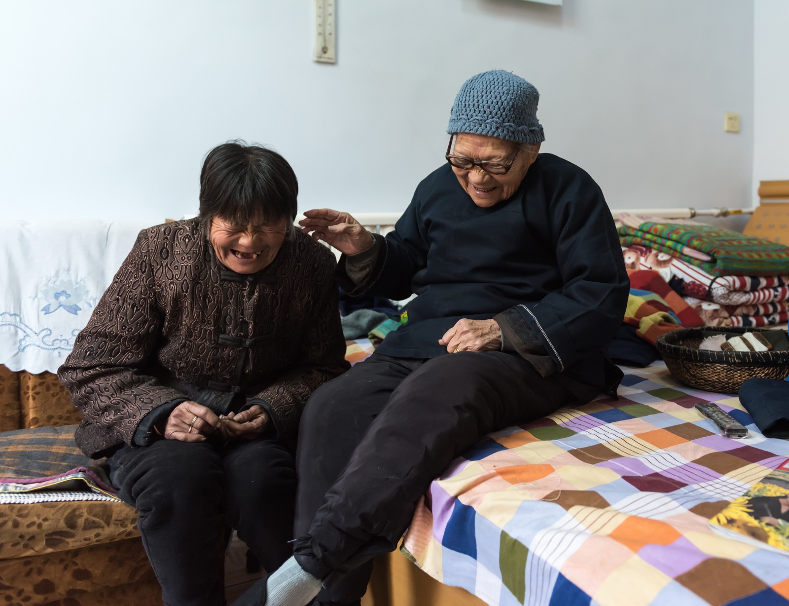 102岁老人的艰难人生和幸福的晚年生活