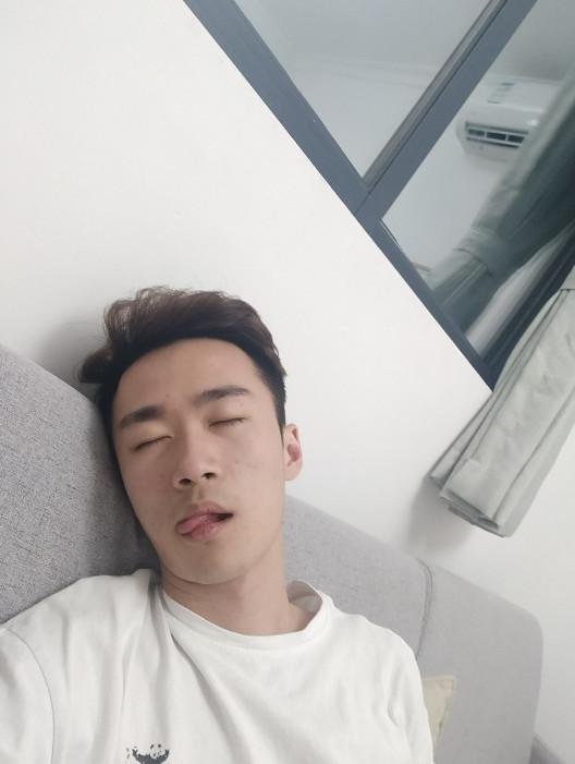 虎牙主播不求人站起来了!订阅破百万,超多福利等你来拿