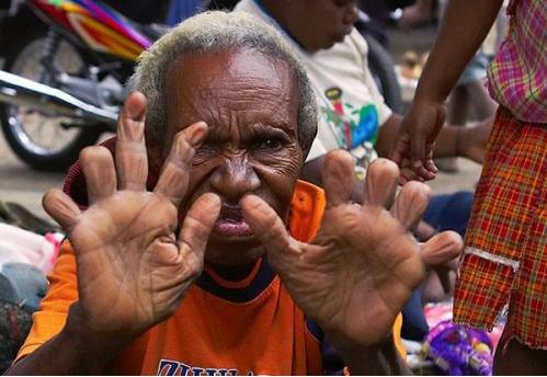 让人不寒而栗的风俗,这个地方若家中死一人女人需截断一指头!