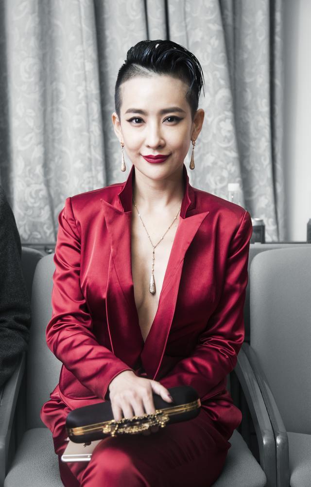 女星寸头短发造型谁最帅气袁立第八范晓萱第二第一是谁