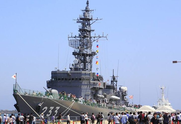 据11月24日《环球时报》报道称,11月22日的时候,日本"筑摩"号护卫舰上