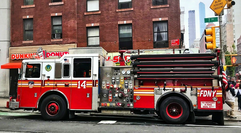 纽约消防fdny曼哈顿出警_新浪看点