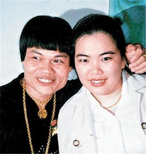 却被榨光千万财产,想自杀60岁身价过亿|八两金|丑星|娇妻_新浪新闻