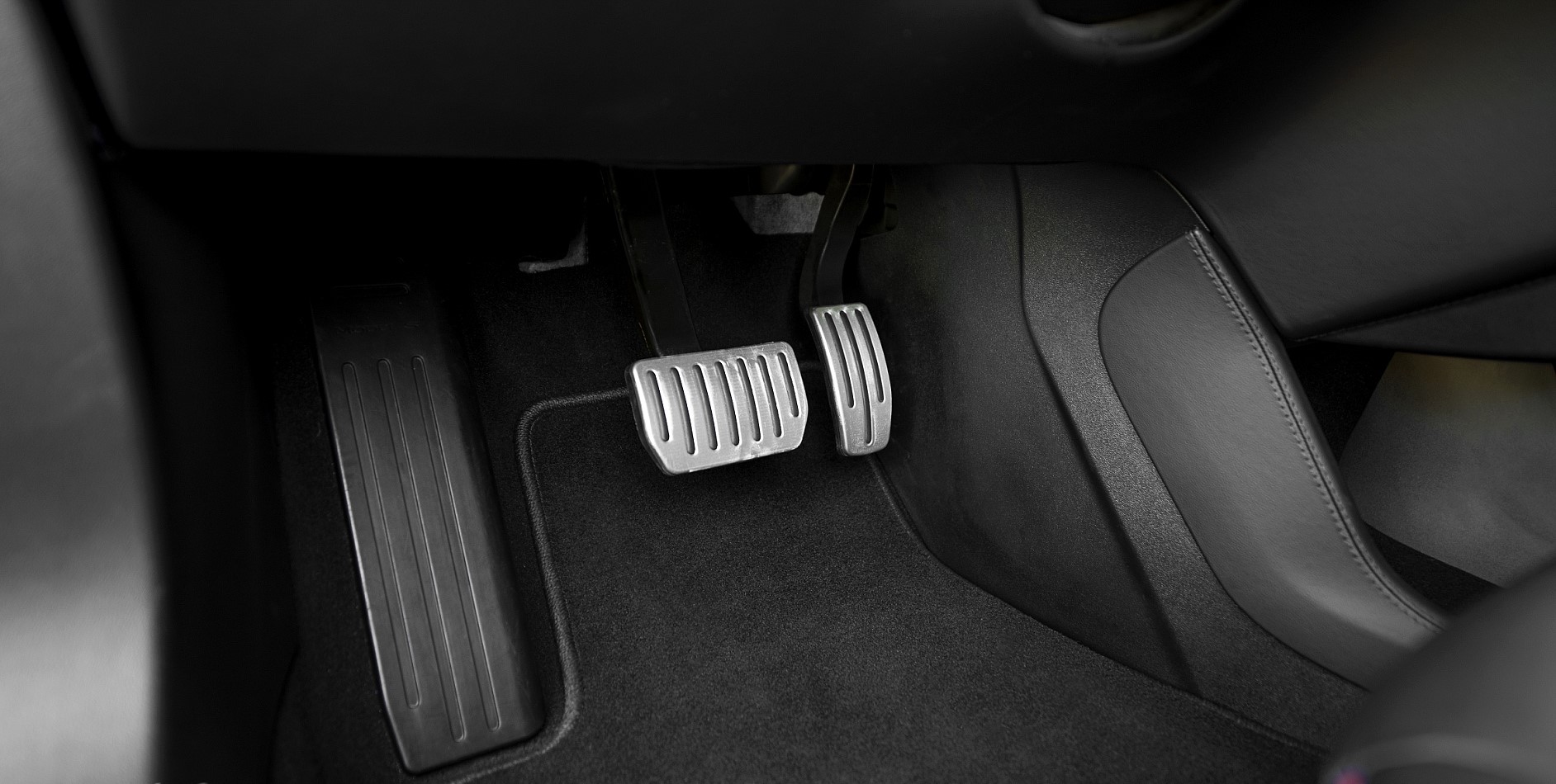 克制地使用油门