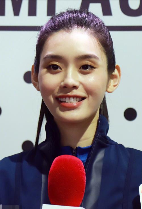 奚梦瑶恋情曝光,现身活动全程满面笑容,网友:爱情力量不容小觑