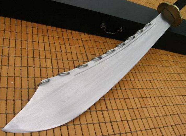 古代兵器大刀背上装上很多铁环主要用途是什么看完你就明白了