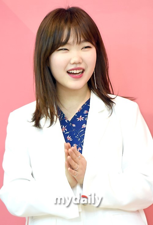 乐童音乐家成员李秀贤首尔出席kbs电台春季改版发布会