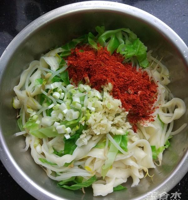 油泼三棱面的做法