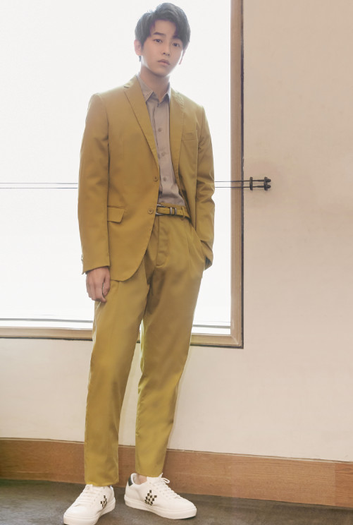 彭昱畅的衣柜可不止卫衣和运动装快来领略他不一样的帅气吧