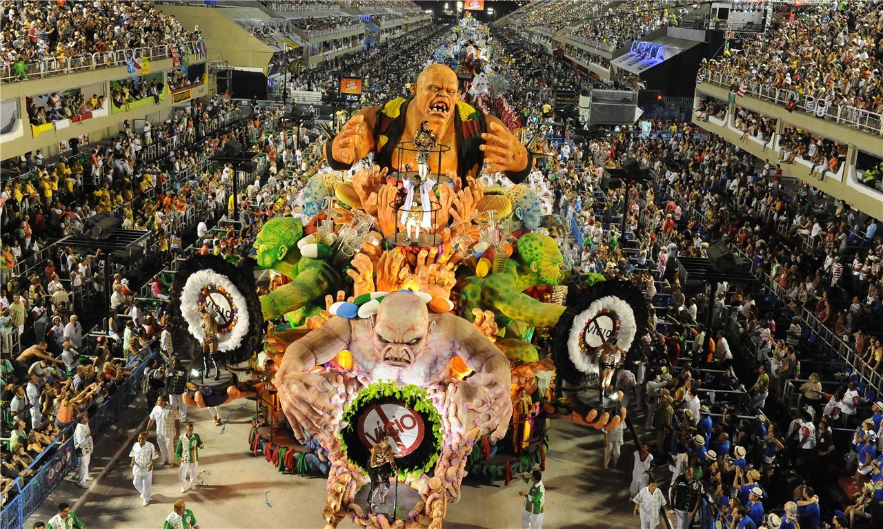 巴西里约热内卢举行狂欢节桑巴巡演活动_新华社_大道_密克