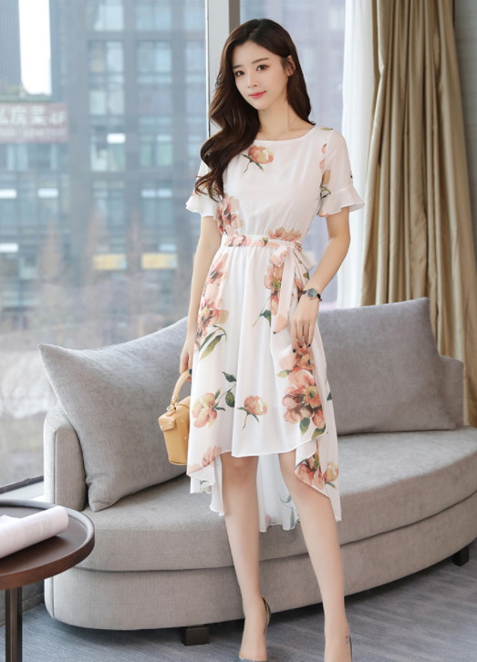 这么楚楚动人的淑女连衣裙,穿出去分分钟成为最美的风景线