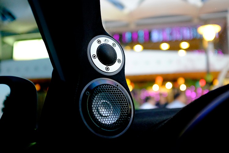 江门新会雅声精美尾箱,a柱倒模,参加音响改装竞赛图片赏析-新浪汽车