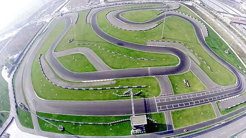 本次比赛的场地是中国首条cik-fia认证国际级专业卡丁车赛道,除了活动