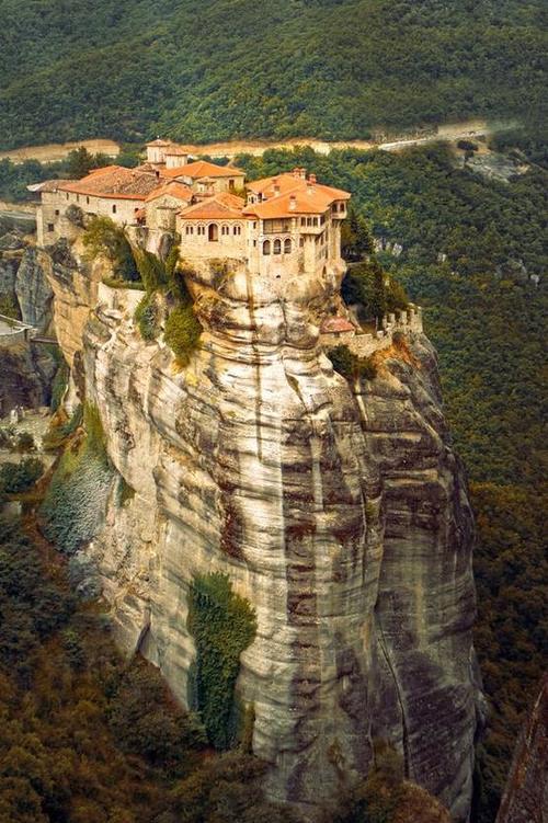 直击世界各地8大绝壁建筑物每一个堪称神来之笔