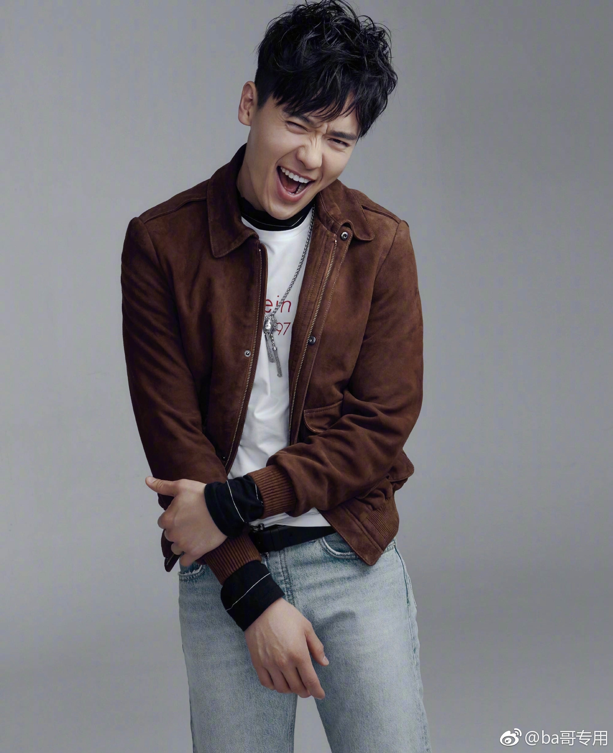 今天高云翔性侵案再次开庭这是高云翔几个月以来首次被拍到正面