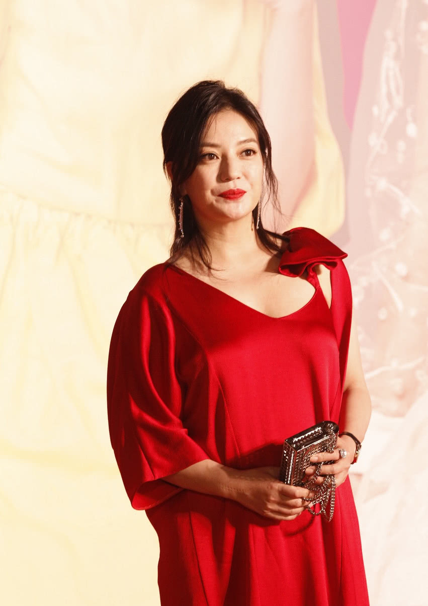 42岁的赵薇和李湘厉害!成功减肥20斤不止,网友:肥婆变少女