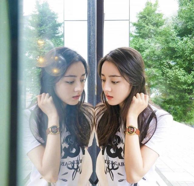 热巴双胞胎姐姐, 颜值比25岁热巴还美, 我们都被欺骗了这么多年?