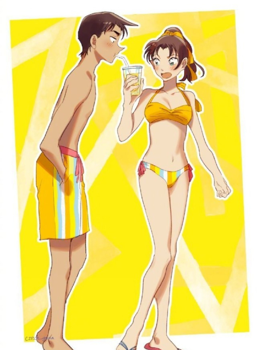 第一对情侣的泳装照:新一和小兰