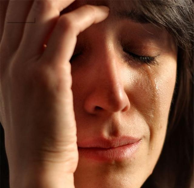 女人缺爱的时候,会表现出三个"信号",这时内心将会躁动不安