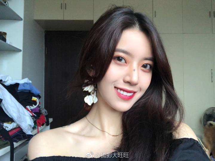 id:@六金ye 鼻子上的痣很特别 676767超级美