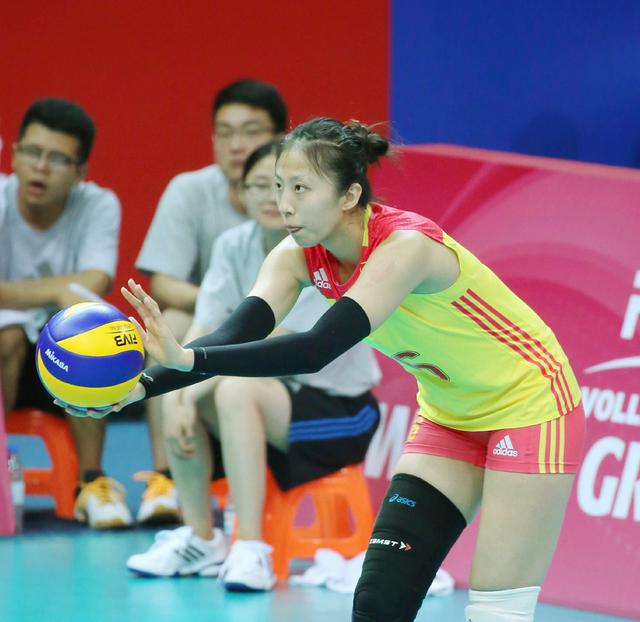 丁霞世锦赛半决赛最后一球存在争议,有谁注意到她的战绩和伤病