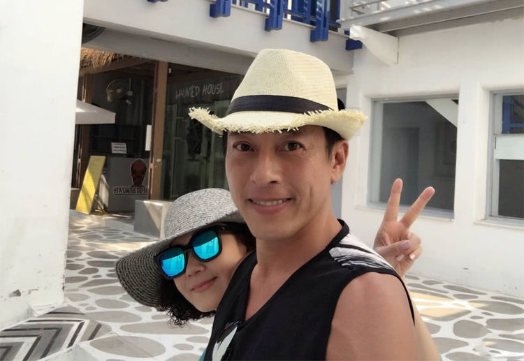 一个过气的男星,30岁爆红,现在老婆也很美|吕颂贤|老婆|男演员_新浪