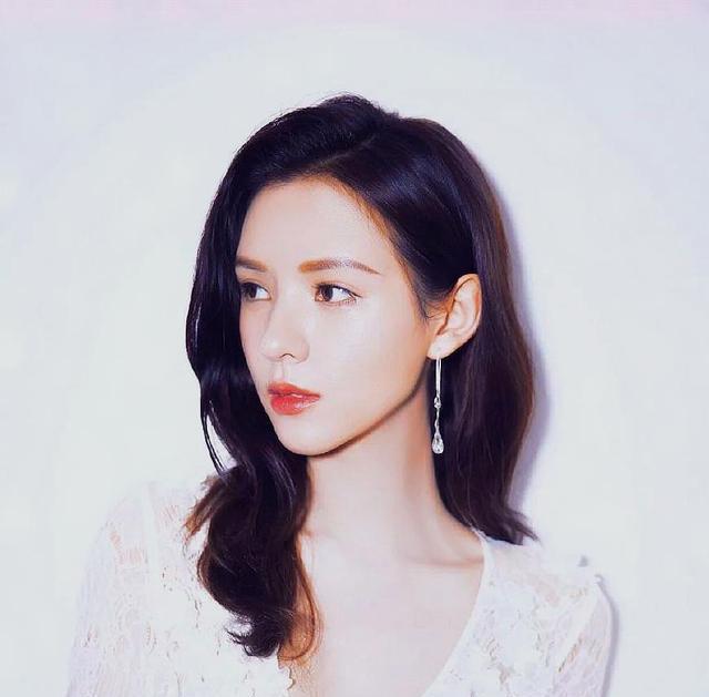 张予曦戏里戏外颜值在线,精致立体颜圈粉无数!关键在于这一点!