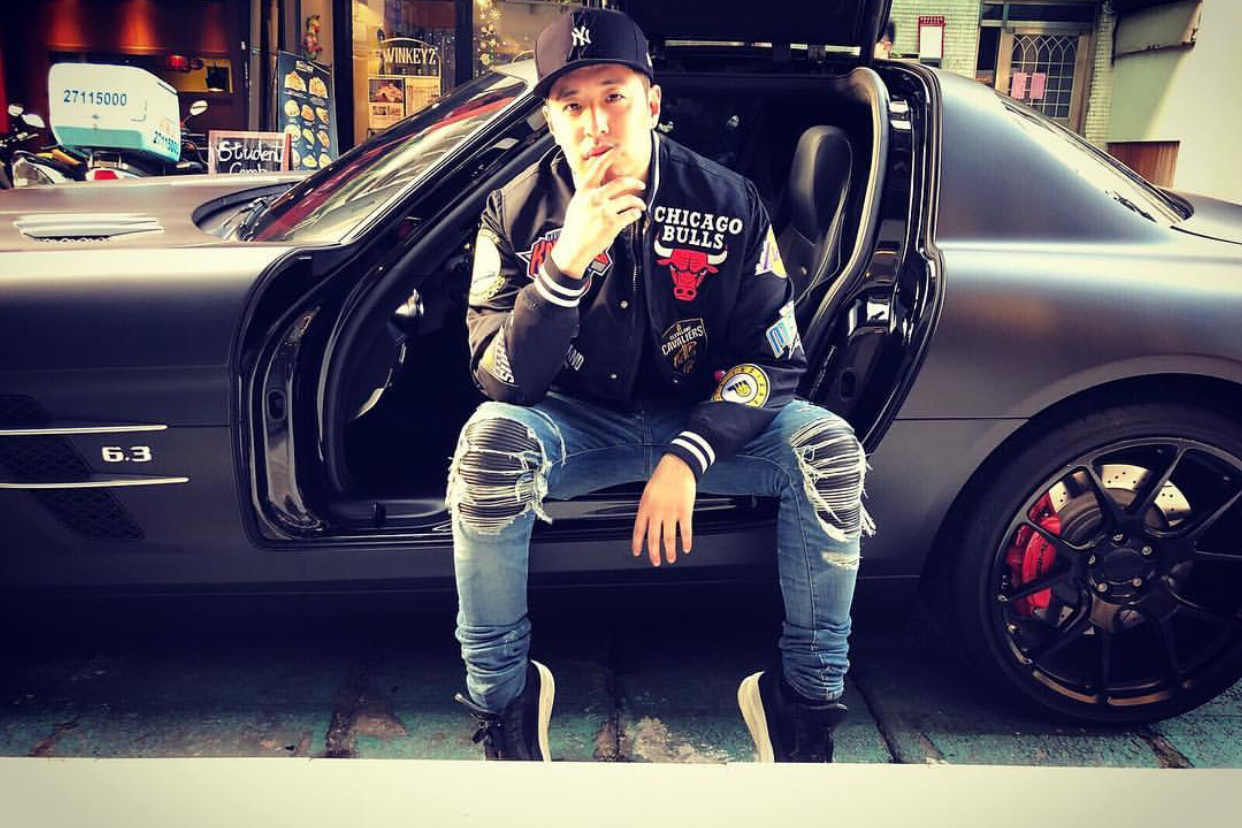 但潘玮柏昨天却在个人ins上疑似回应了秘恋空姐的传闻,并矢口否认