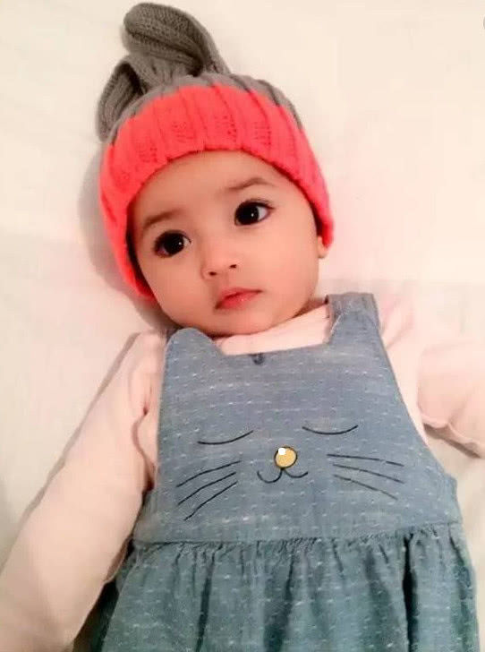 出生在瑞典,她有一个可爱的名字,叫思琳娜,抖音上的网友们,都把她称为