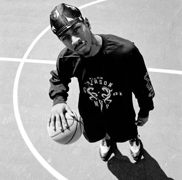 一组艾弗森黑白美照