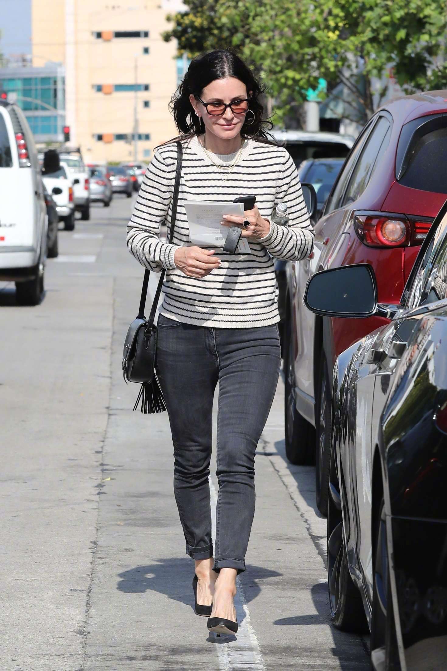 柯特妮·考克斯 courteney cox(《老友记》)在西好莱坞外出购买家具