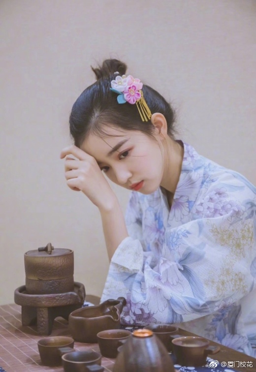 她叫卢婧媛95年就读于福建农林大学身高160cm笑起来很美