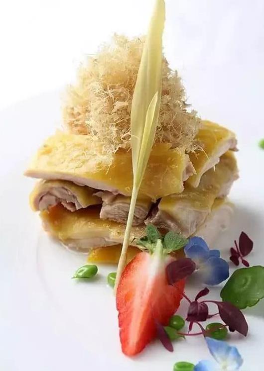 先将生姜100克用榨汁机取汁,另把榨汁后的姜茸用油炸酥.