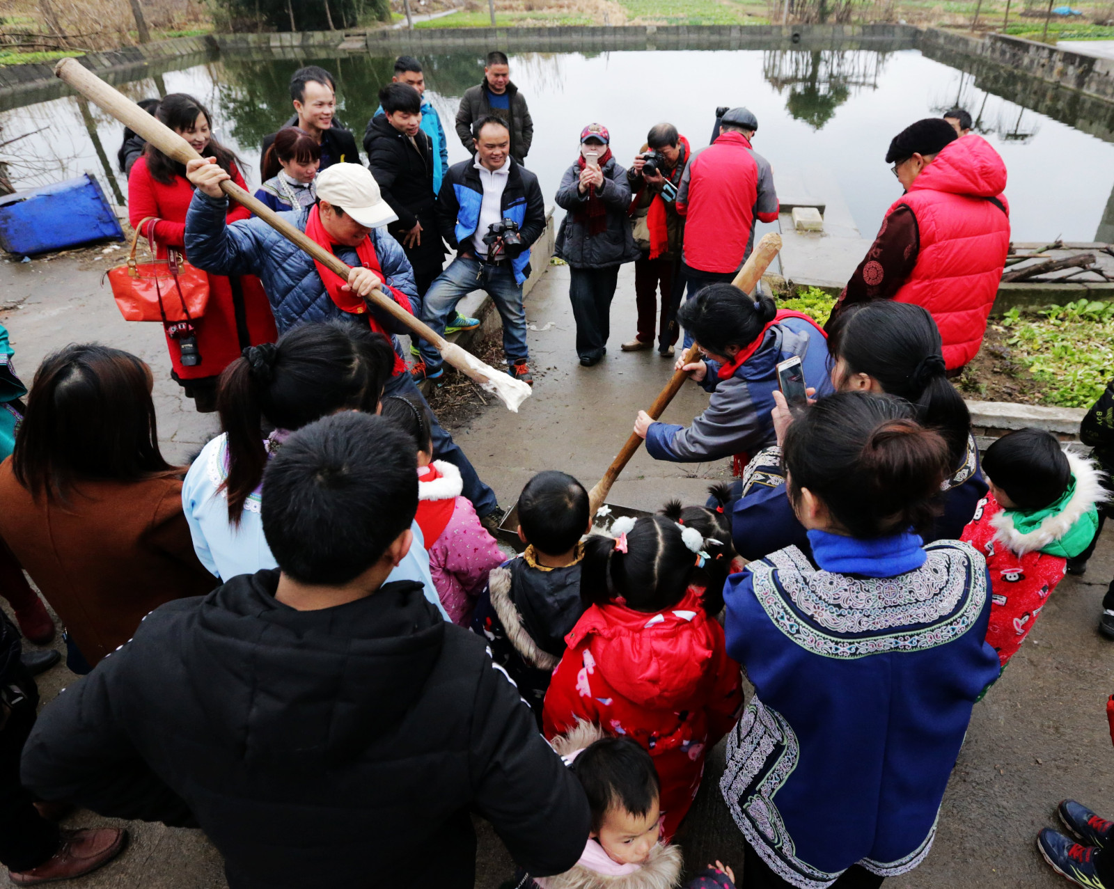 唱着水歌打水糕,春天里的三都水族人在常州乐呵呵.