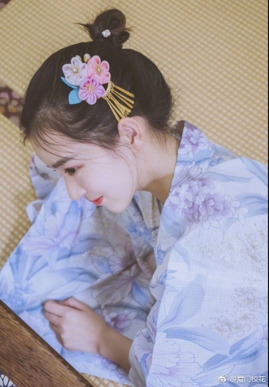 她叫卢婧媛,95年,就读于福建农林大学,身高160cm,笑起来很美