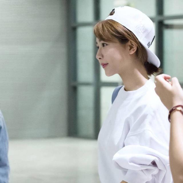 被粉丝当众求婚,韩雪的回应霸气,杨紫被赞高级