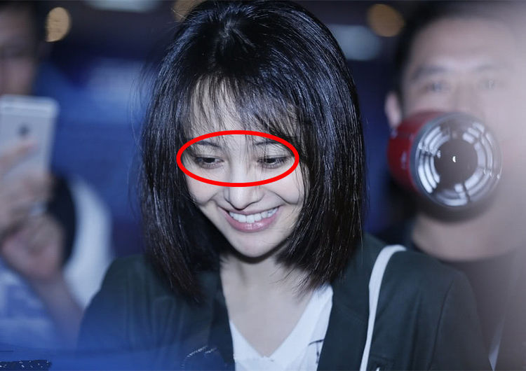 邋遢加超重黑眼圈,郑爽是真不化妆?网友:被"憔悴妆"骗了好久