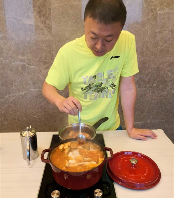 马琳停掉美食博主工作,专心执教刘诗雯,网友:好好干正事