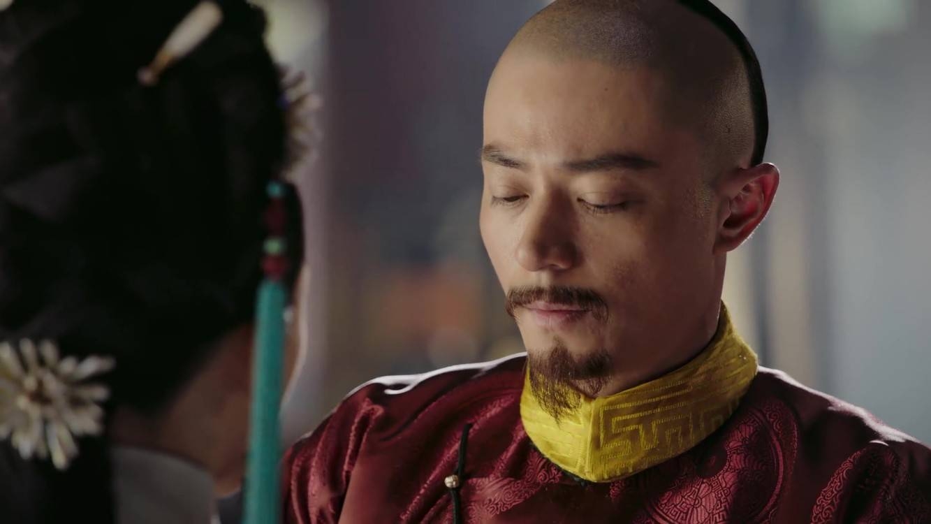 寒香见上线引得大猪蹄子看直了眼,李沁姑娘笑起来真好看!