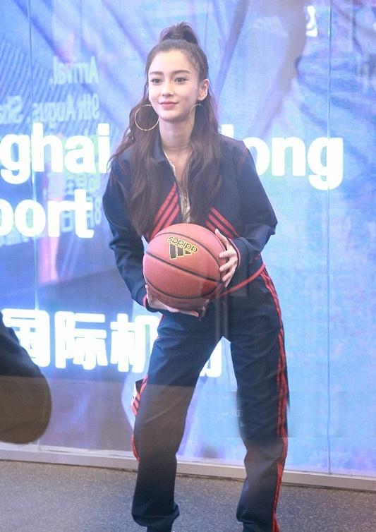 Angelababy打篮球图片