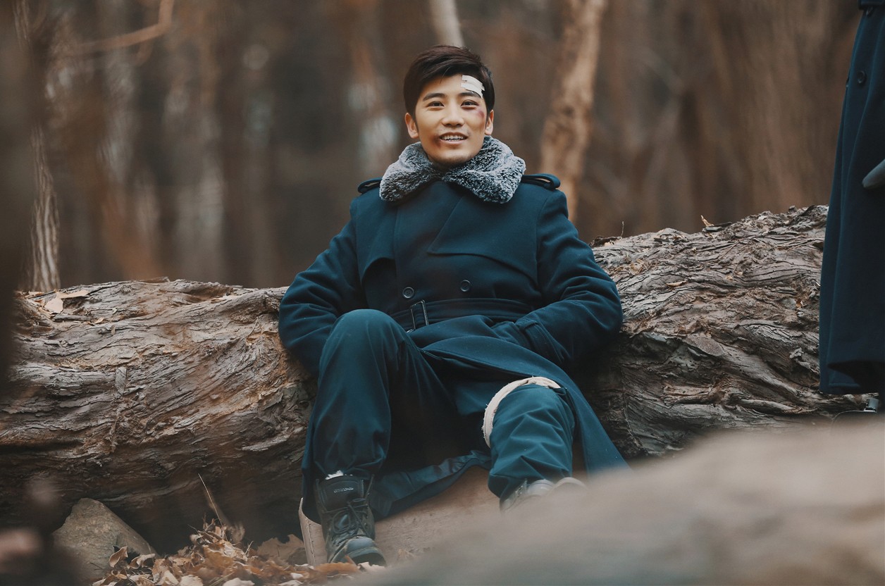 口碑逆袭成英雄张耀宇天坑鹰猎为求真相惨领便当