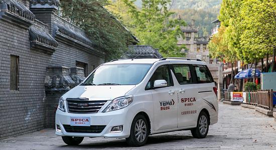 走亲民路线的mpv网易试驾野马斯派卡