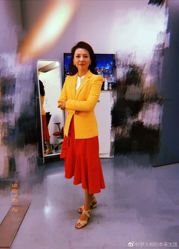 很多网友喜欢"挑央视主持人"的错,而梦桐几乎没有素材给他们做视频