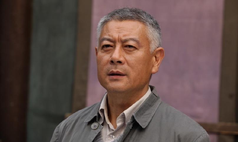 闯荡娱乐圈多年,与妻子结束20多年感情,如今头发花白仍孤身一人