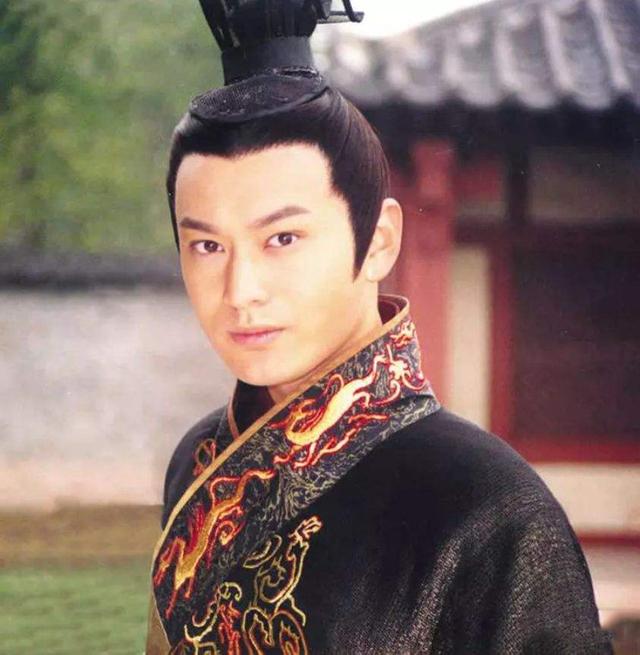 此皇帝的两位皇后一个比一个名气大一位是小三一位是舞女