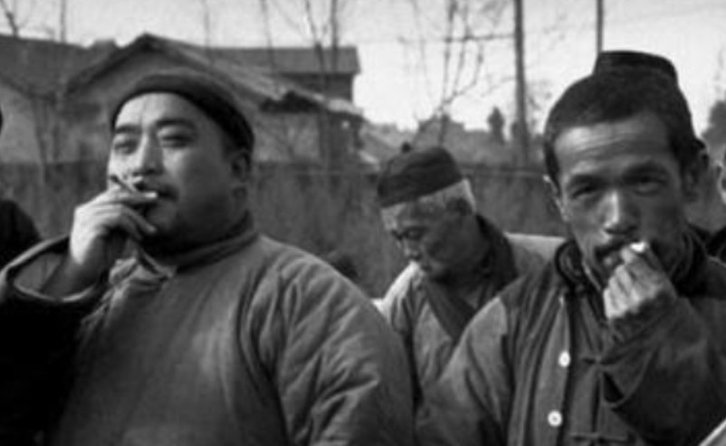 五张真实的汉奸照,汪精卫卖力演讲,走狗叼着香烟|汉奸|汪精卫|走狗_新浪新闻