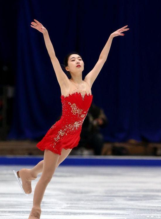 中国花滑最美一姐憾失冠军,是裁判刻意压制还是对方实力太强?