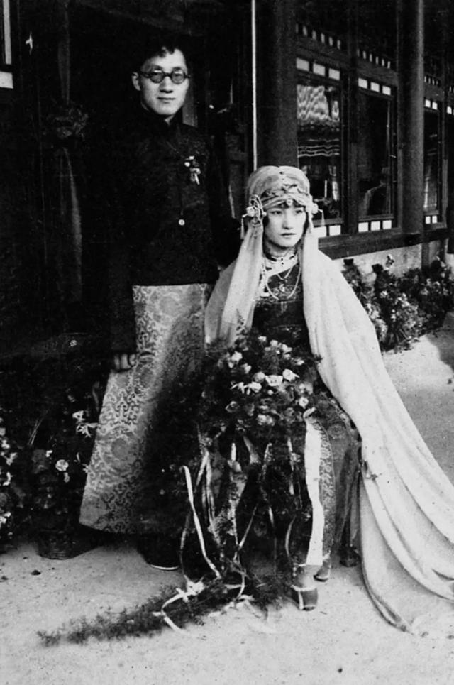 林徽因加拿大结婚为何拒绝穿婚纱?多年后预言在陆小曼身上应验