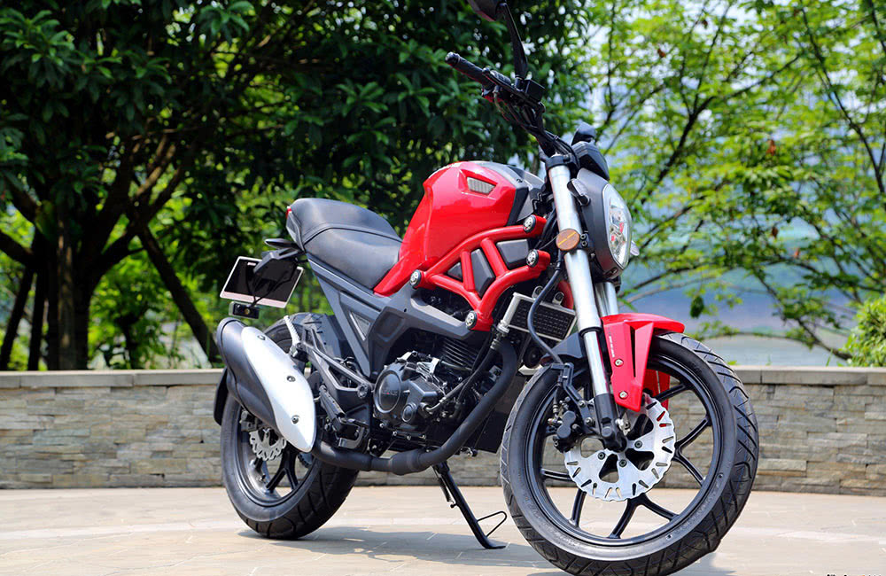 搭隆鑫250发动机,被称为"国产杜卡迪",售13800元